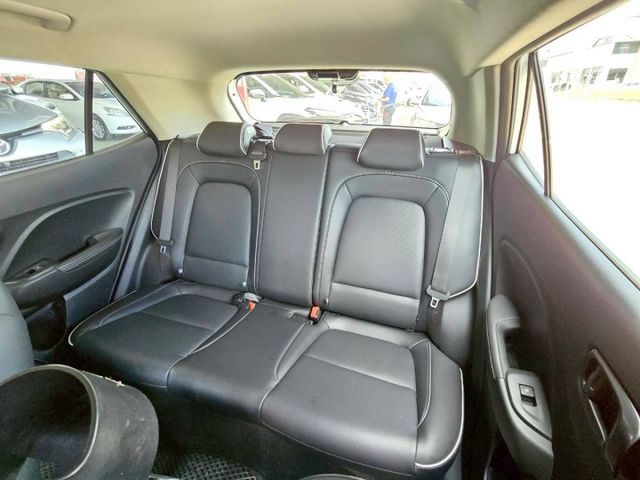 原鈑件 里程保證僅跑一萬多公里 認證美車可享兩年5萬公里保固 原廠保養車 iky 定速  車道偏離警示系統  第9張相片