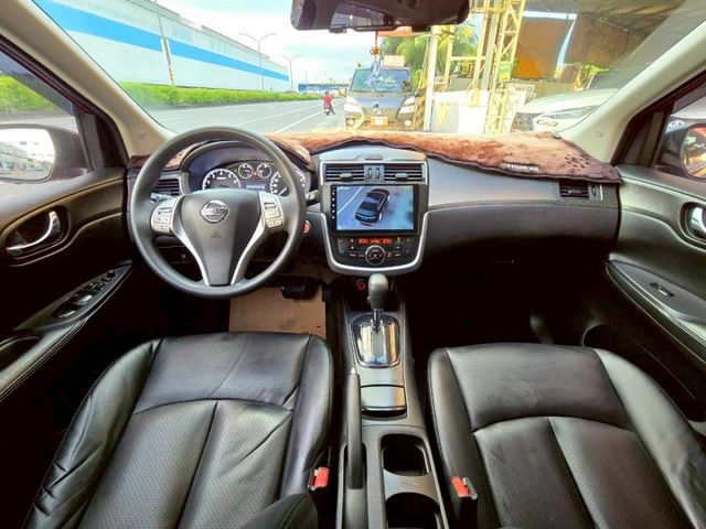 原鈑件 里程保證 原廠保養車 IKY 環景 盲點 旗艦版 電尾門 後座出風口 省油省稅 市區好代步 新手駕駛好上手~  第9張相片