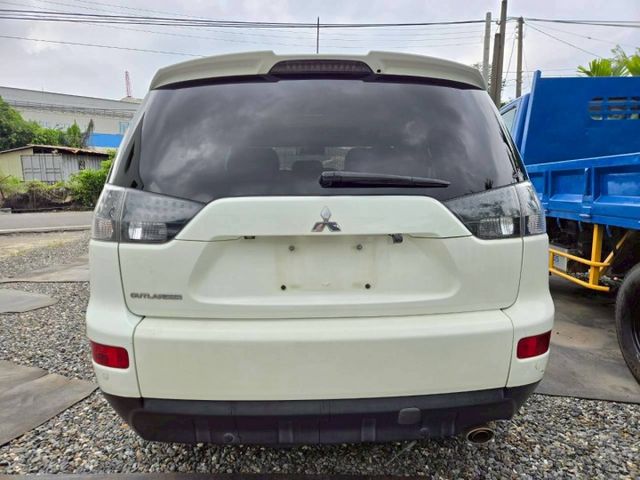 原鈑件 里程保證 一台機車價格買回家~ 4WD上山下海一台搞定 冷氣涼 引擎順!!  第3張相片