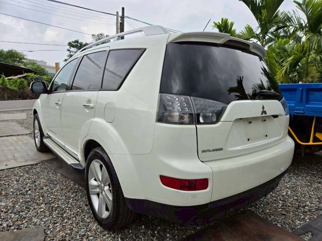 原鈑件 里程保證 一台機車價格買回家~ 4WD上山下海一台搞定 冷氣涼 引擎順!!  第4張相片