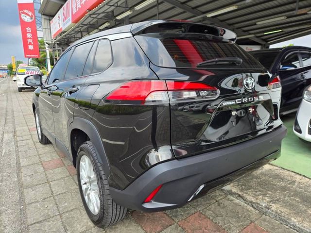 原鈑件 里程保證 尊爵版 認證車 LED頭燈 7吋大螢幕 盲點  環景  ACC 胎壓  熱門神車 高保值率  第4張相片