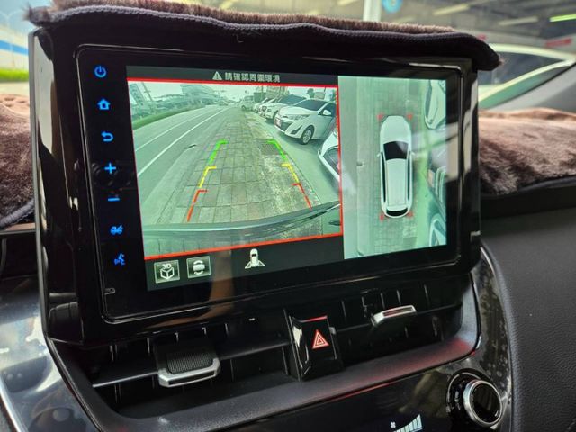 原鈑件 里程保證 尊爵版 認證車 LED頭燈 7吋大螢幕 盲點  環景  ACC 胎壓  熱門神車 高保值率  第15張相片