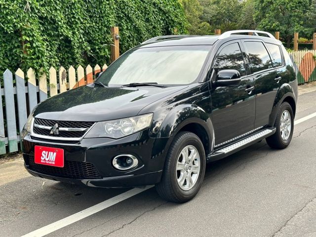 2011年 OUTLANDER 2.4 全新整車烤漆 優質休旅車推薦  第1張相片