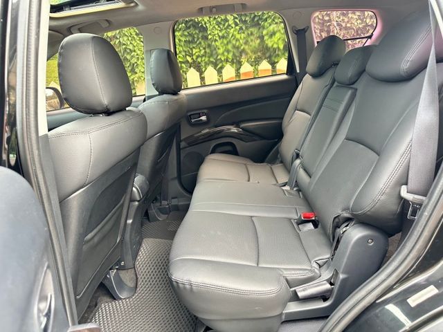 2011年 OUTLANDER 2.4 全新整車烤漆 優質休旅車推薦  第17張相片