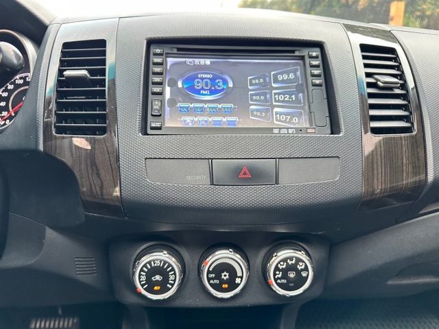 2011年 OUTLANDER 2.4 全新整車烤漆 優質休旅車推薦  第18張相片