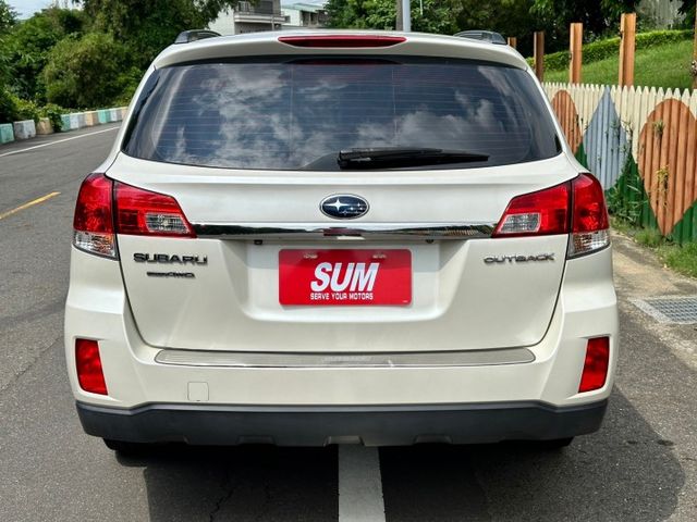 outback 超實用休旅車、四輪驅動、天窗、倒車顯影、換檔撥片，里程少  第6張相片