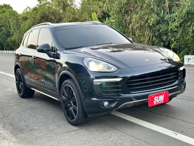 2015年 低里程 凱彥 Cayenne  3.6L V型六缸 四輪驅動 免鑰匙 衛星導航 倒車顯影  第3張相片
