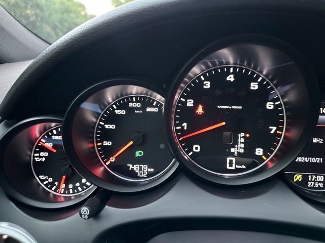 2015年 低里程 凱彥 Cayenne  3.6L V型六缸 四輪驅動 免鑰匙 衛星導航 倒車顯影  第20張相片