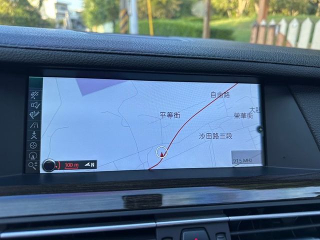 稀有 總代理 730LD 長軸 柴油 里程僅14萬多公里  第17張相片