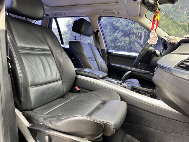 2010年 BMW X5 30D 七人座 柴油 超值X5 大空間 前車主用心保養 車況健康  第13張相片