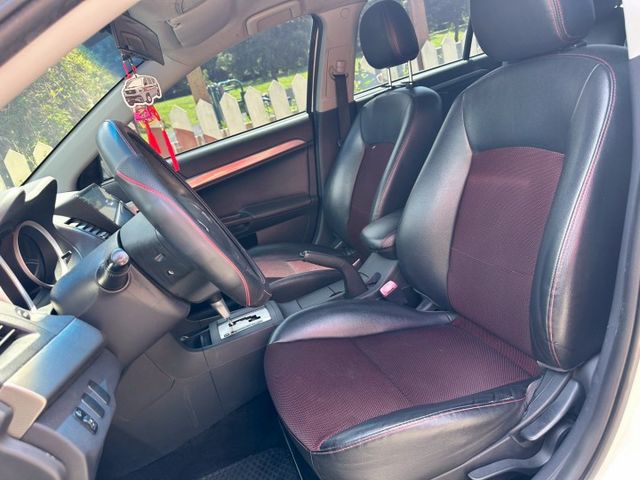 2012年Lancer Fortis 一手車輛 代步首選車款  第8張相片