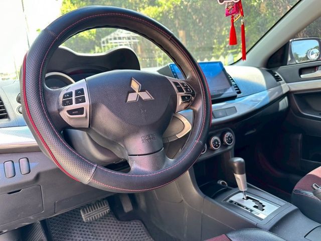 2012年Lancer Fortis 一手車輛 代步首選車款  第12張相片