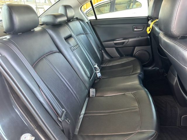 2007年 Mazda3 2.0s 代步首選 保養好照顧 全車內外美 安卓機  第13張相片
