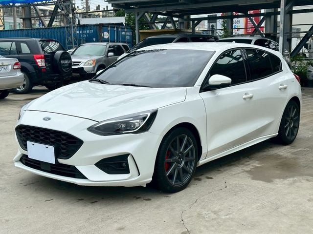 2022年 FOCUS 5D ST-Line Lommel X 賽道版 盲點偵測/抬頭顯示/B&O音響  第1張相片