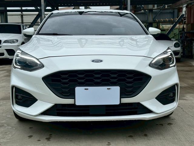 2022年 FOCUS 5D ST-Line Lommel X 賽道版 盲點偵測/抬頭顯示/B&O音響  第2張相片