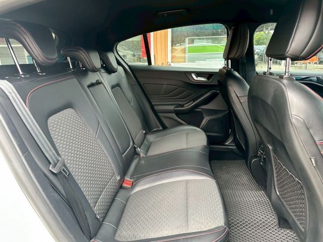 2022年 FOCUS 5D ST-Line Lommel X 賽道版 盲點偵測/抬頭顯示/B&O音響  第11張相片
