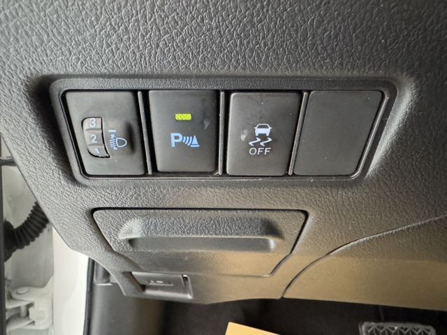 買車免求人~全額貸回家~TCS防滑、胎壓監控、光感應頭燈、ISOFIX、後座分離傾倒~僅跑9萬  第9張相片