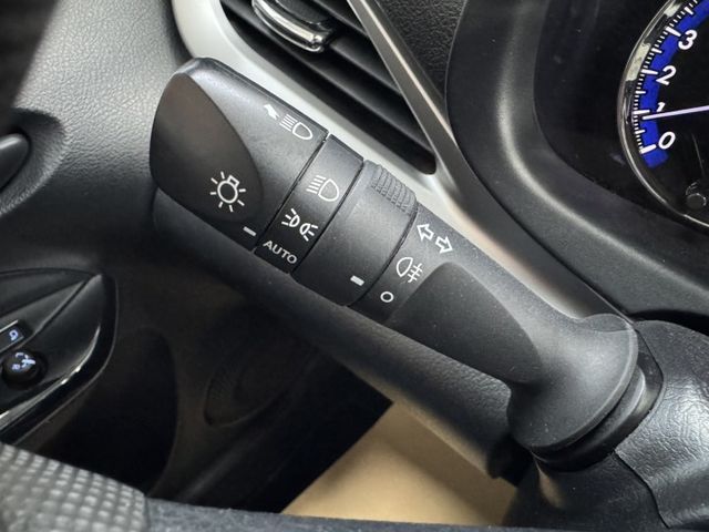買車免求人~全額貸回家~TCS防滑、胎壓監控、光感應頭燈、ISOFIX、後座分離傾倒~僅跑9萬  第10張相片