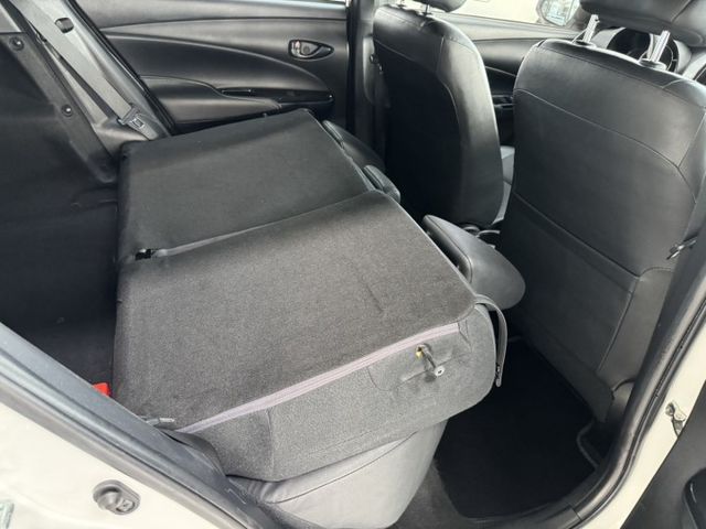 買車免求人~全額貸回家~TCS防滑、胎壓監控、光感應頭燈、ISOFIX、後座分離傾倒~僅跑9萬  第16張相片