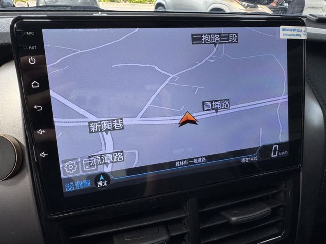 你沒看錯 ~ 我僅跑三萬多 !  大螢幕安卓機、TCS防滑、胎壓監控、光感應頭燈、ISOFIX ! 可全貸 ~  第6張相片