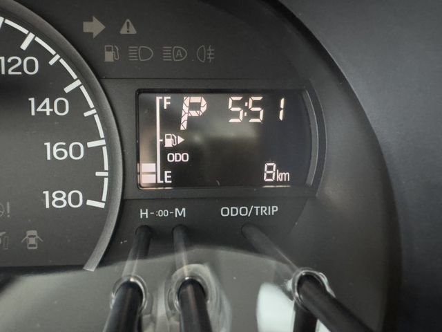 我是自排的，全新領牌車，新車價55.5萬，現在只要46.8萬 !! ~ Carplay、倒車顯影 ! 可全貸 ~  第7張相片