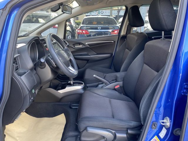 買車免求人~月繳5888輕鬆開回家 ~ 定速、換檔撥片、恆溫空調、倒車顯影、後座分離傾倒 ! 可全貸 ~  第2張相片