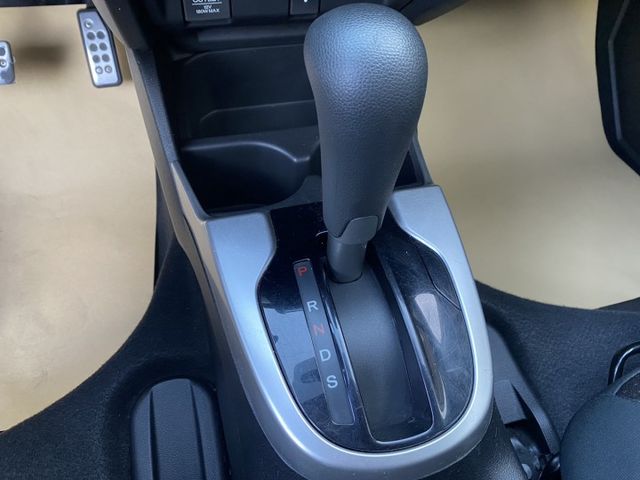 買車免求人~月繳5888輕鬆開回家 ~ 定速、換檔撥片、恆溫空調、倒車顯影、後座分離傾倒 ! 可全貸 ~  第10張相片