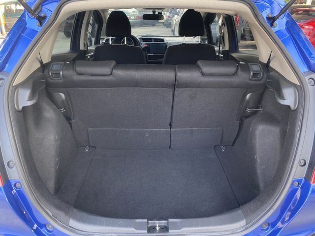 買車免求人~月繳5888輕鬆開回家 ~ 定速、換檔撥片、恆溫空調、倒車顯影、後座分離傾倒 ! 可全貸 ~  第15張相片