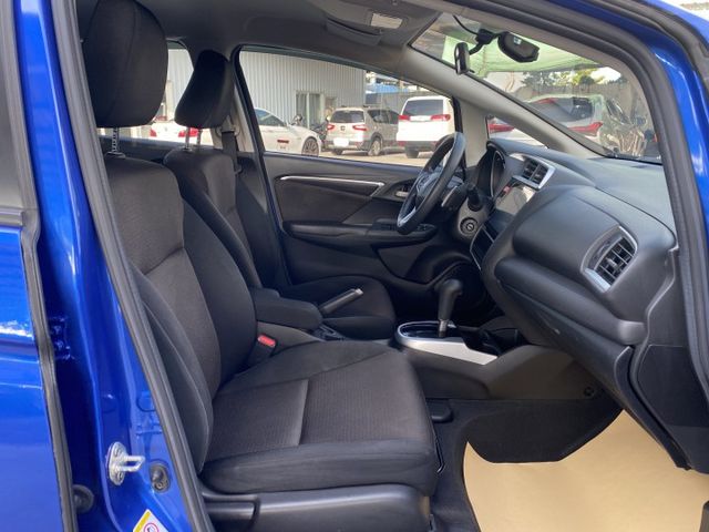 買車免求人~月繳5888輕鬆開回家 ~ 定速、換檔撥片、恆溫空調、倒車顯影、後座分離傾倒 ! 可全貸 ~  第19張相片