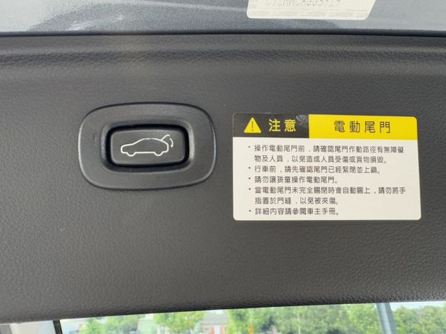 網友專屬優惠實施中 ~ I-KEY、定速、電動尾門、抬頭顯示器、環景系統、換檔撥片、後座出風口 !  第17張相片
