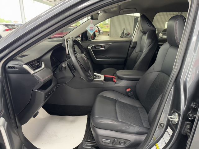 4WD ~ 新車保固中 ! I-KEY、定速、電動尾門、電動座椅、ACC、盲點偵測、換檔撥片、車道偏離警示 !  第2張相片