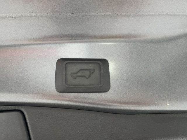 4WD ~ 新車保固中 ! I-KEY、定速、電動尾門、電動座椅、ACC、盲點偵測、換檔撥片、車道偏離警示 !  第16張相片