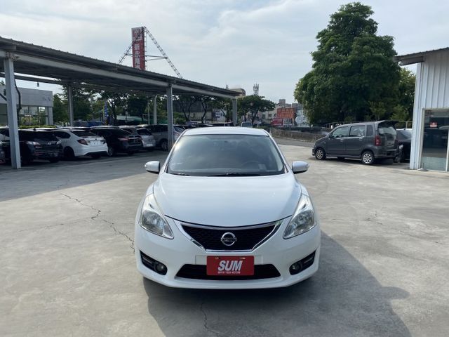 買車免求人~月繳6000輕鬆開回家 ~ ABS、倒車顯影、衛星導航、抬頭顯示器、後座分離傾倒、後座出風口 !  第1張相片