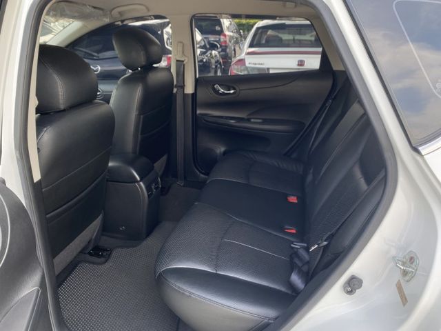買車免求人~月繳6000輕鬆開回家 ~ ABS、倒車顯影、衛星導航、抬頭顯示器、後座分離傾倒、後座出風口 !  第3張相片