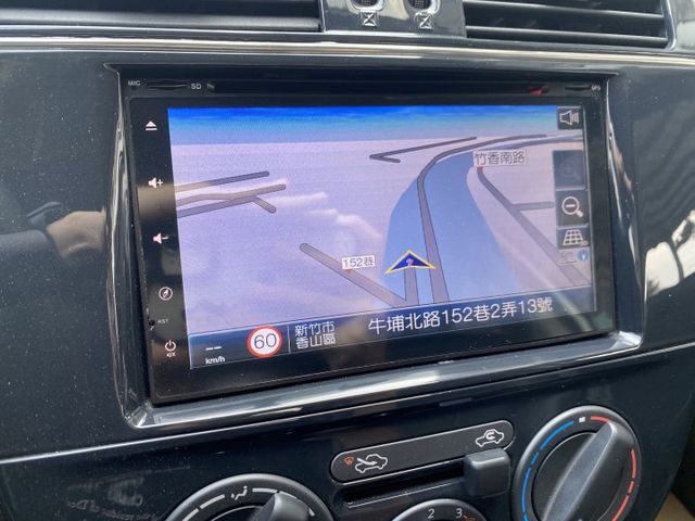 買車免求人~月繳6000輕鬆開回家 ~ ABS、倒車顯影、衛星導航、抬頭顯示器、後座分離傾倒、後座出風口 !  第7張相片