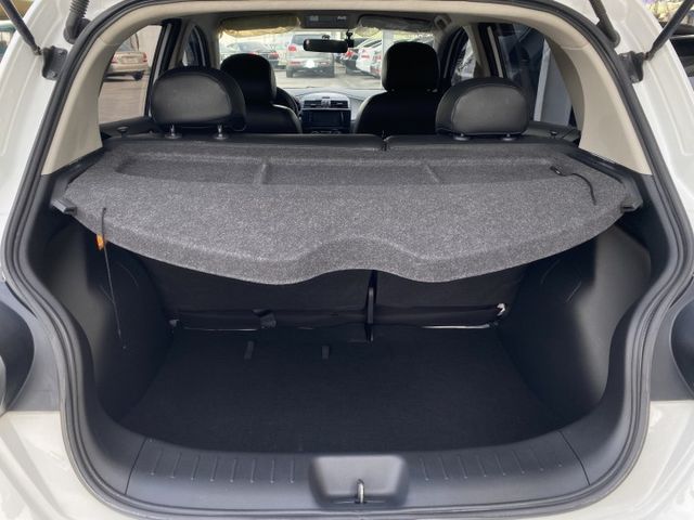 買車免求人~月繳6000輕鬆開回家 ~ ABS、倒車顯影、衛星導航、抬頭顯示器、後座分離傾倒、後座出風口 !  第16張相片