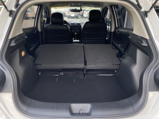 買車免求人~月繳6000輕鬆開回家 ~ ABS、倒車顯影、衛星導航、抬頭顯示器、後座分離傾倒、後座出風口 !  第17張相片