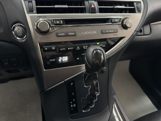 網友專屬優惠實施中 ~ I-KEY、電動座椅、全景天窗、定速、電動尾門、TCS防滑、後座出風口 !  第8張相片