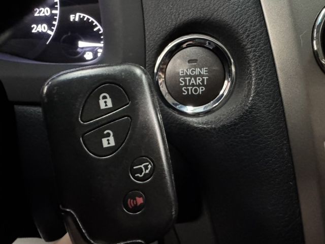 網友專屬優惠實施中 ~ I-KEY、電動座椅、全景天窗、定速、電動尾門、TCS防滑、後座出風口 !  第10張相片
