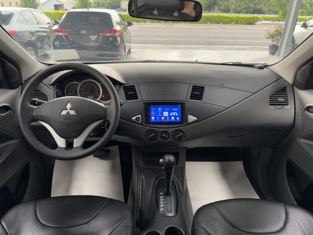 客貨兩用 ~ 大空間 !  衛星導航、倒車顯影、ABS、後座出風口、後座分離傾倒、備胎、安全氣囊 !  第4張相片