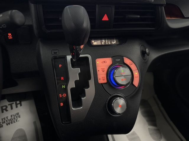 就是愛白車 !  I-KEY、大螢幕安卓機、單側電滑門、盲點偵測、TCS防滑、胎壓監控、後座分離傾倒 !  第9張相片