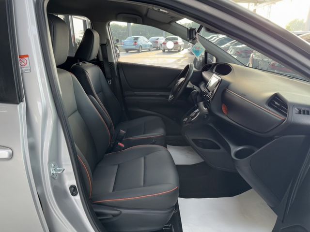 客貨兩用 ~ I-KEY、車道偏離警示、自動緊急煞車、TCS防滑、胎壓監控、恆溫空調、後座分離傾倒 !  第20張相片