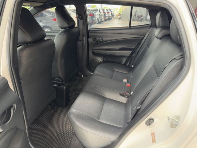 網友專屬優惠實施中 ~ 就是愛白車 ~ TCS防滑、胎壓監控、倒車顯影、光感應頭燈、ISOFIX !  第3張相片