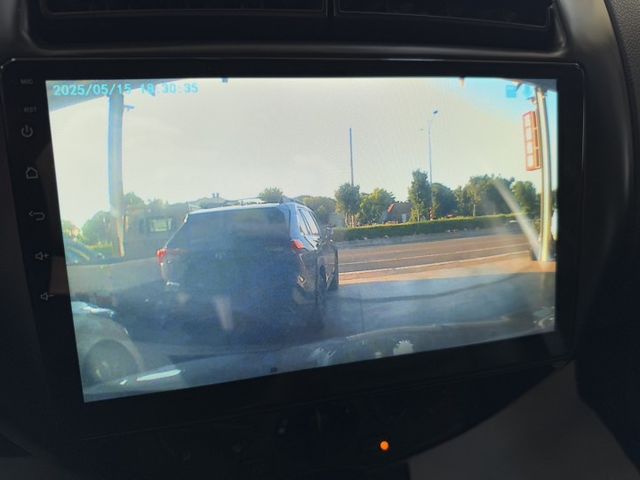 你沒看錯 ~ 我僅跑九萬多 ! 大螢幕安卓機、胎壓監控、衛星導航、倒車顯影、後座分離傾倒、車頂行李架 !  第8張相片