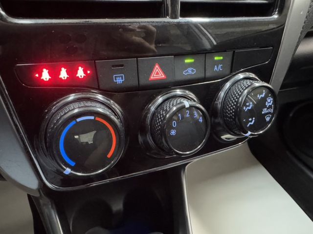 買車免求人~月繳6888開回家~ 大螢幕安卓機、TCS防滑、胎壓監控、衛星導航、倒車顯影、光感應頭燈、ISOFIX !  第9張相片