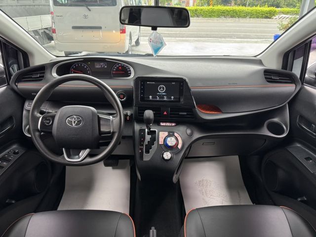 七人座 !  I-KEY、TCS防滑、胎壓監控、恆溫空調、後座出風口、ISOFIX、後座分離傾倒 ~ 僅跑九萬 !  第5張相片