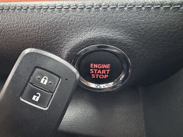 七人座 !  I-KEY、TCS防滑、胎壓監控、恆溫空調、後座出風口、ISOFIX、後座分離傾倒 ~ 僅跑九萬 !  第9張相片