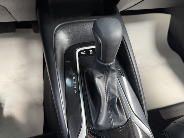 油電版 ! 你沒看錯 ~ 我僅跑三萬多 ! I-KEY、定速、ACC、盲點偵測、車道偏離警、TCS防滑、胎壓監控 !  第9張相片