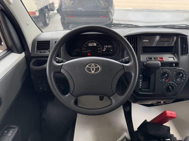 買領牌車找新永隆~全新車賣你二手價~讓你最划算~原廠四年12萬公里保固，現車不用等，錯過不再 ~  第6張相片