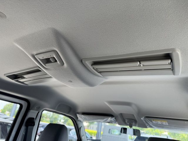 買領牌車找新永隆~全新車賣你二手價~讓你最划算~原廠四年12萬公里保固，現車不用等，錯過不再 ~  第18張相片